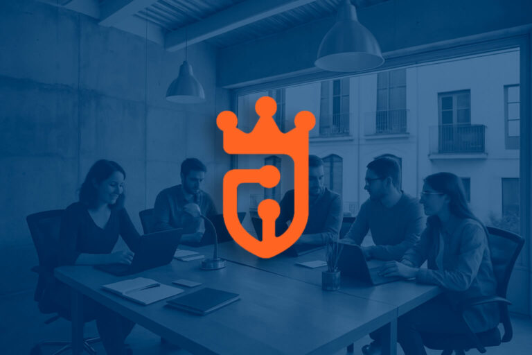 Professionals reunits en una sala del Coworking Xammar amb el logotip de Xammar Digital superposat – Comunitat local per créixer amb tecnologia i networking